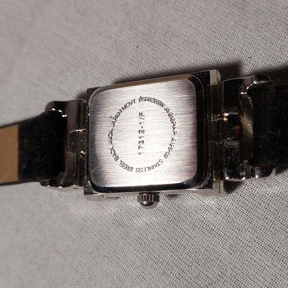 Vintage Avon Marcasite Style Women's Quartz Watch Silver Tone - Picture 7 of 7